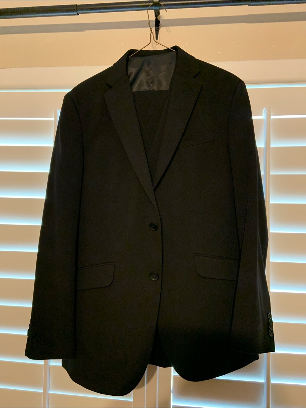 Kenneth Cole Reaction - Slim Fit 3 Piece Black Suit - 38R/32Wx32L - MSRP $395
